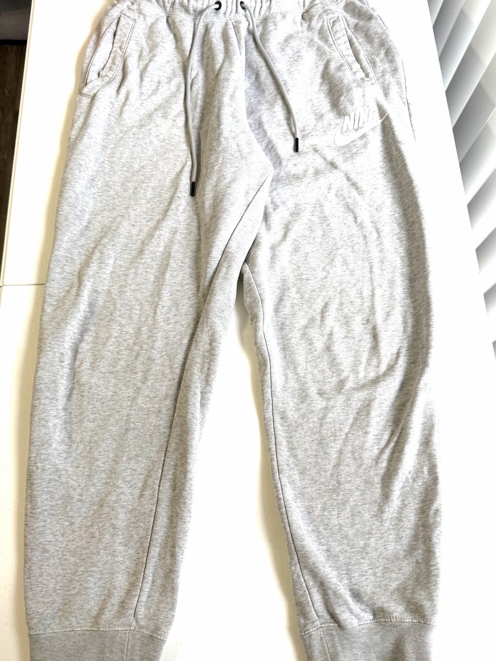 Grey Nike "Just Do It" Joggers / Sweatpants size M T0146